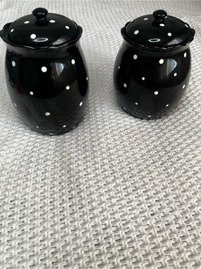 Temp-Tations by Tara Black with White Polka Dot Ceramic Canisters/Lids Set of 2